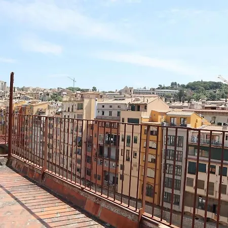 Girona Apartmán *